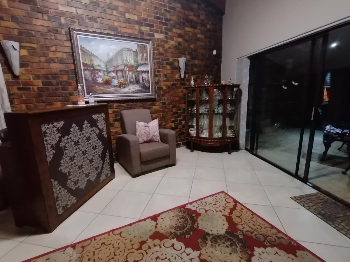 Blue Sea Guest House Ист-Лондон Экстерьер фото