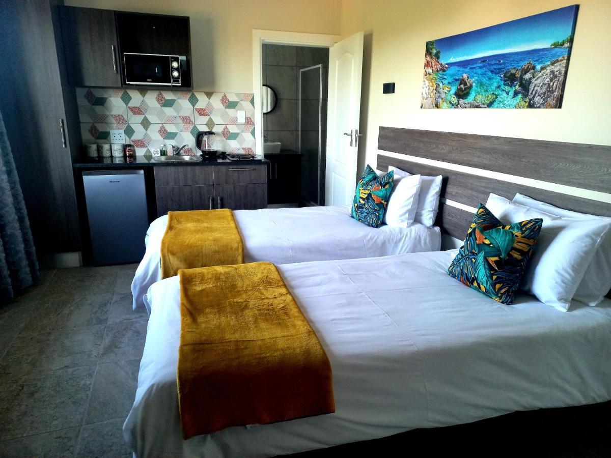 Blue Sea Guest House Ист-Лондон Экстерьер фото