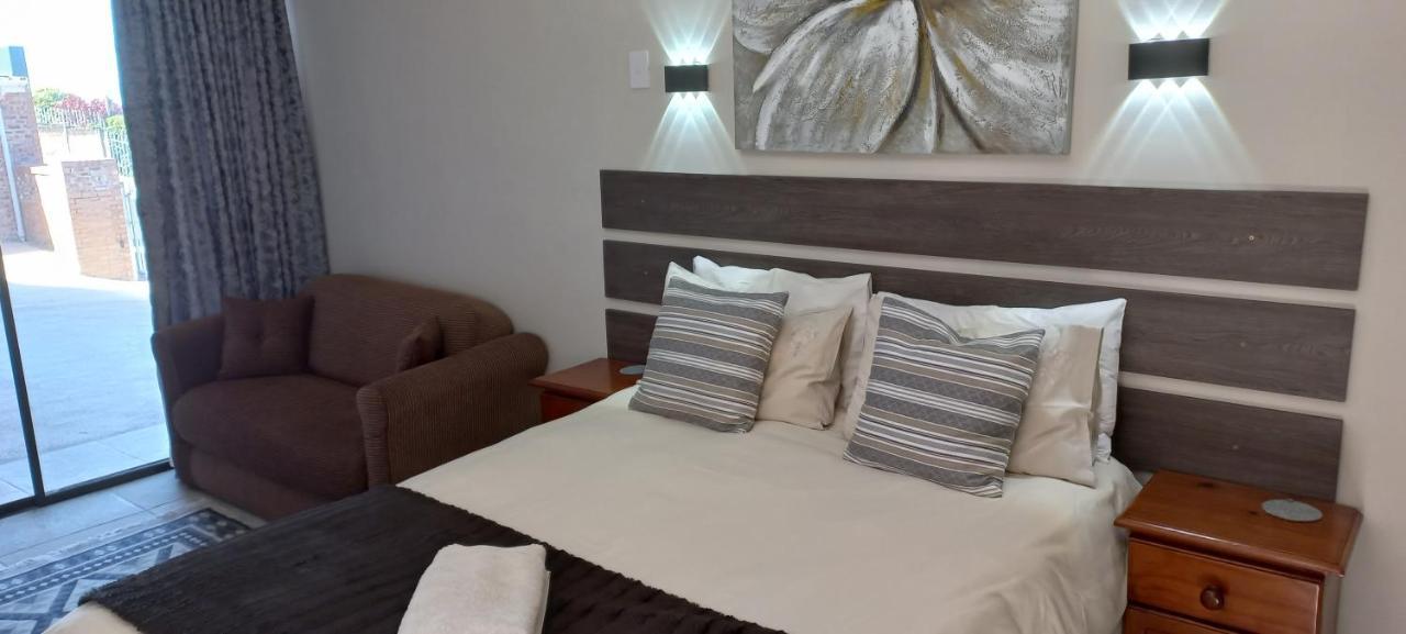 Blue Sea Guest House Ист-Лондон Экстерьер фото