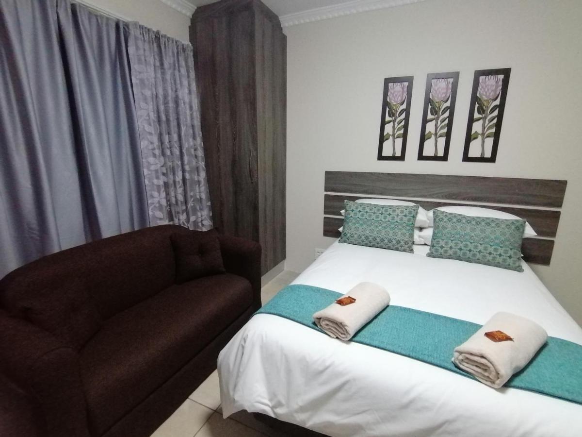 Blue Sea Guest House Ист-Лондон Экстерьер фото