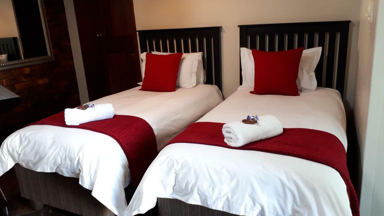 Blue Sea Guest House Ист-Лондон Экстерьер фото