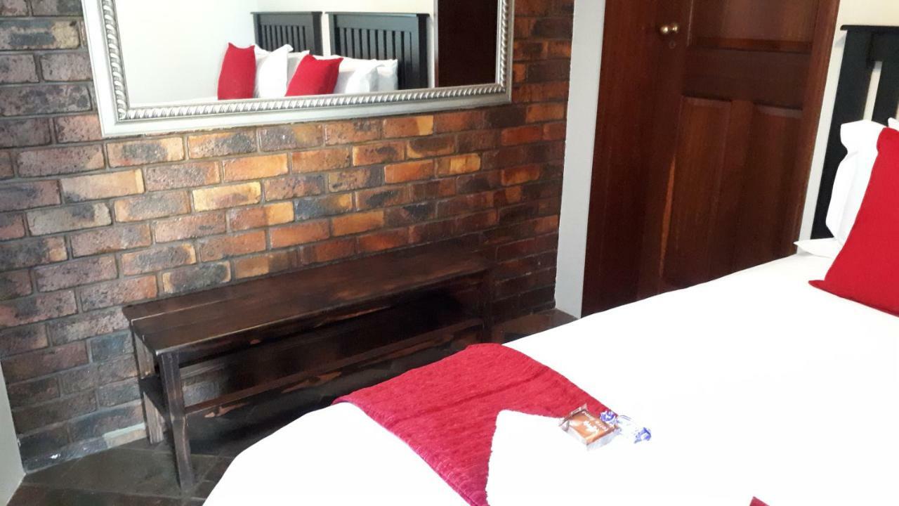 Blue Sea Guest House Ист-Лондон Экстерьер фото